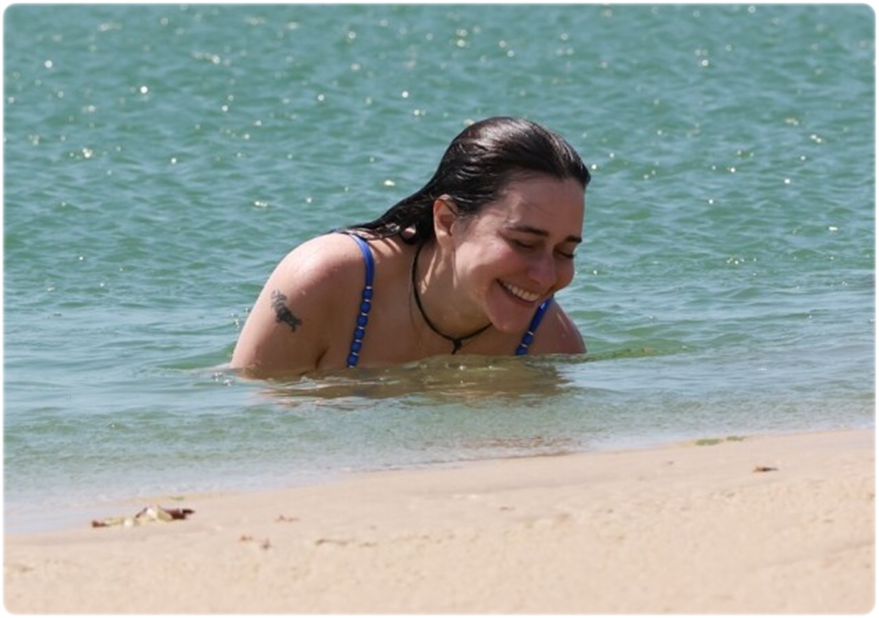 Alessandra Negrini, BRAZILIAN ACTRESS IN BIKINI